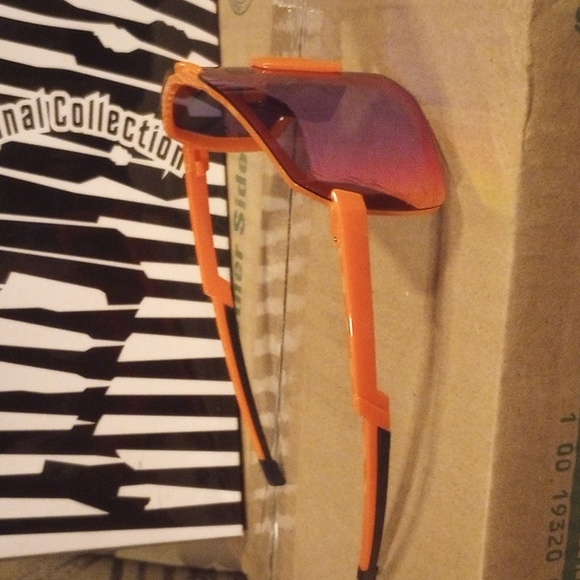 Sunglasses - Picture 4 of 5